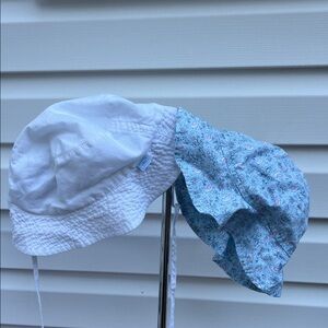 i play. White and Blue Patterned Kids Sun Hats